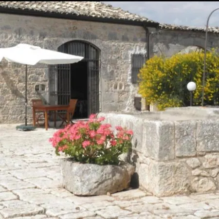 Aparthotel Masseria Sant'elia